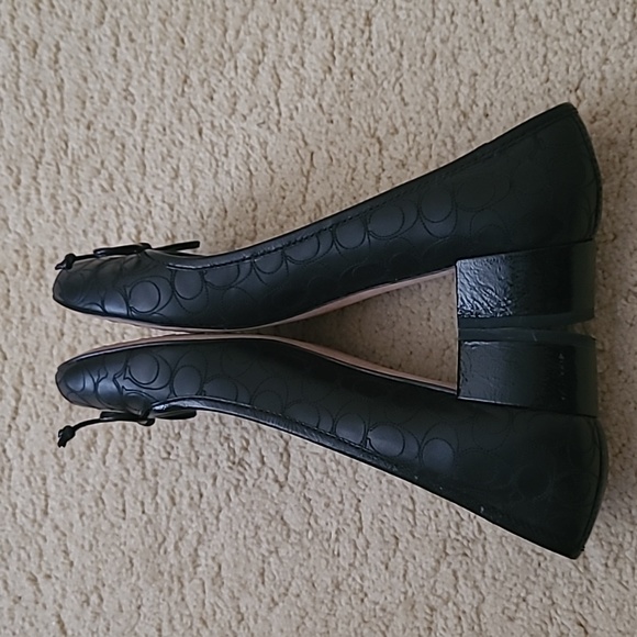 Coach Signature Logo Black Bow Pumps Size 9B - Picture 7 of 7